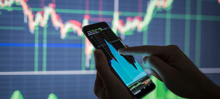 How to Execute Trades and Monitor Market Trends Using MetaTrader 4