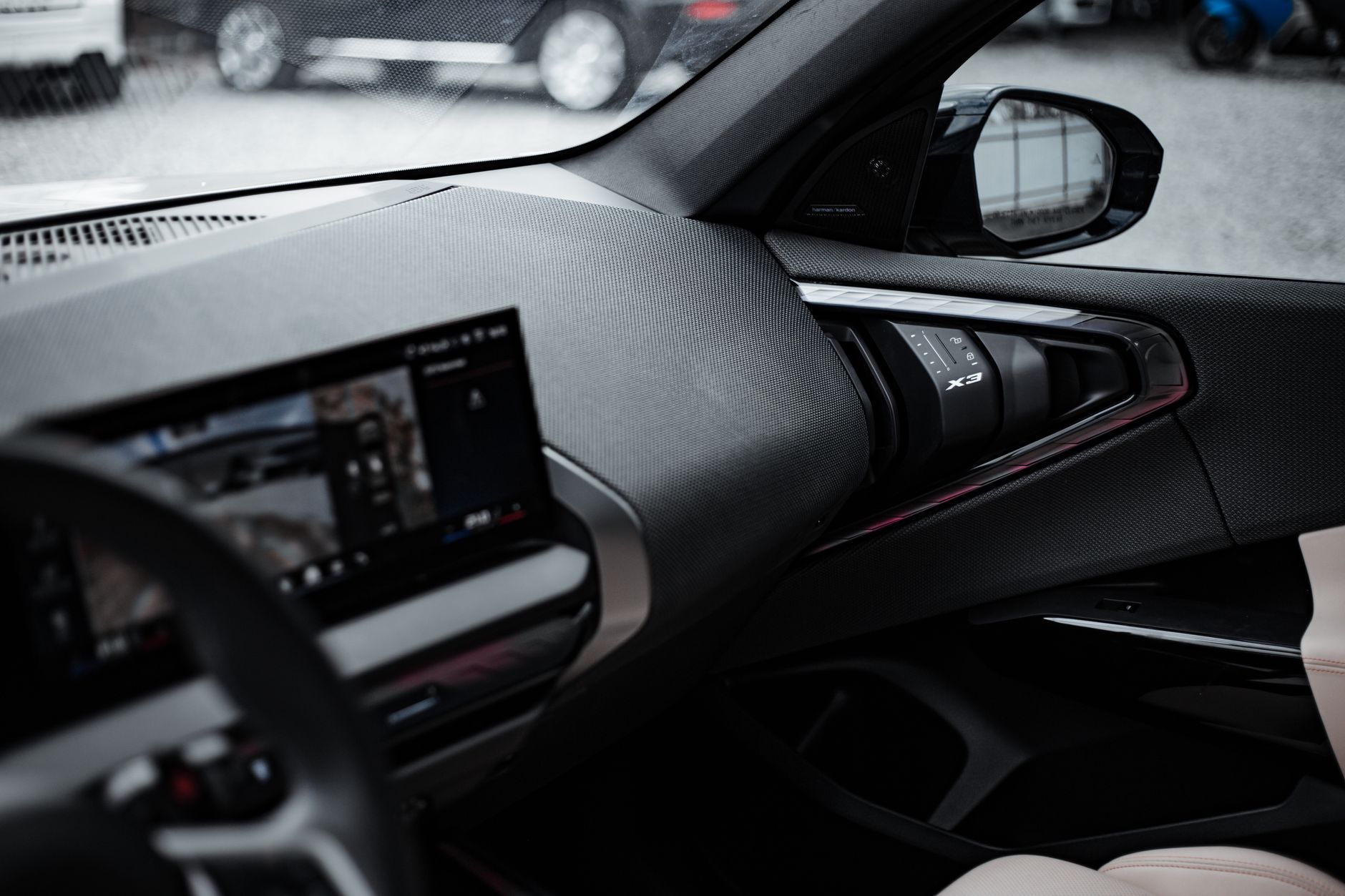 BMW iX4 range